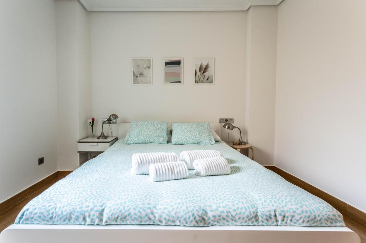 Apartamento En Primera Linea De Playa Riazor A Coruna Exterior photo